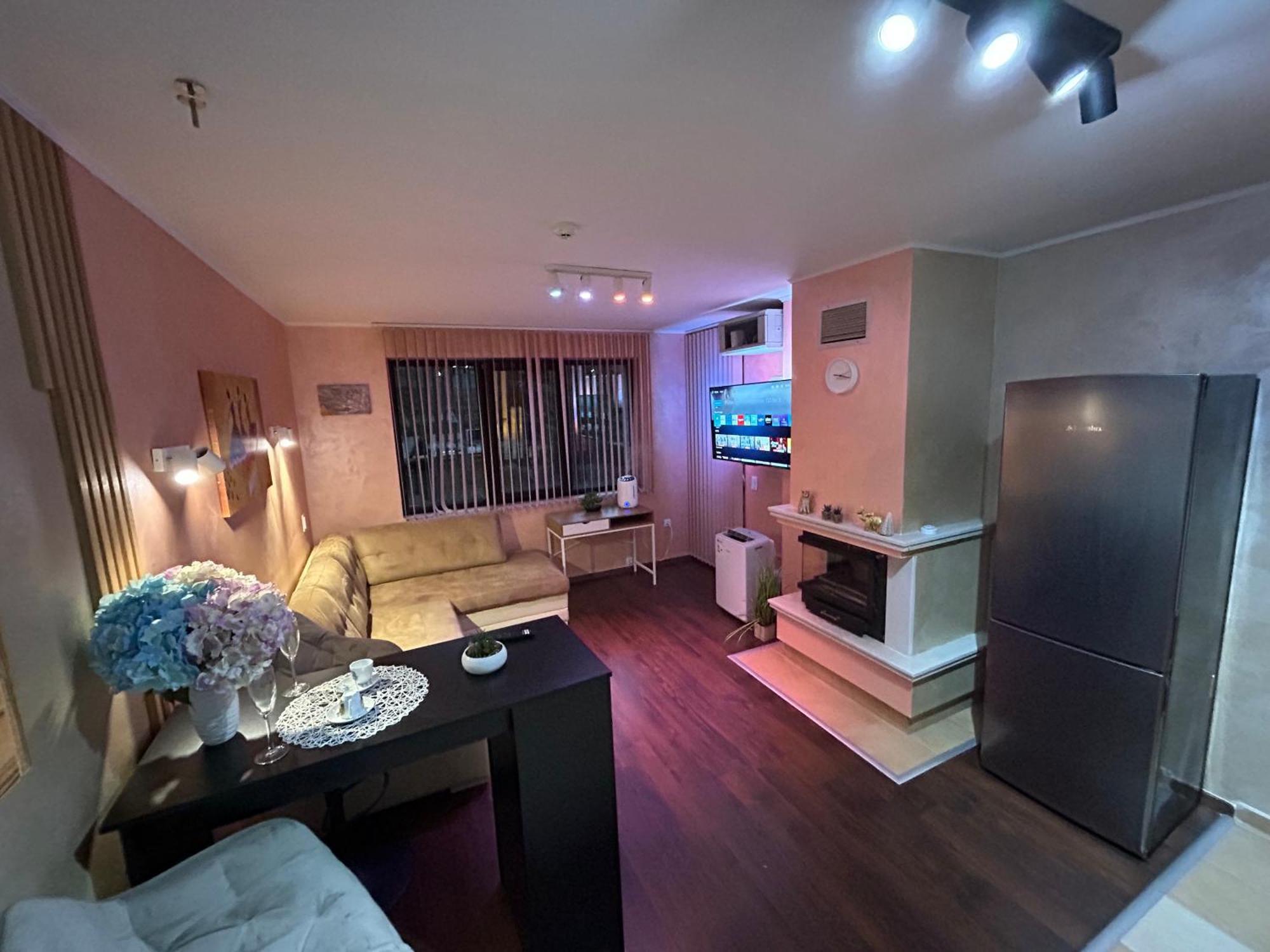 2-Bedroom, 2-Bathroom With Fireplace And Garden At Winslow Infinity Bansko Exterior photo